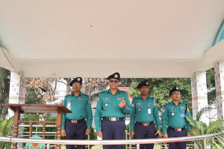 মিরপুর পুলিশ লাইন্স মাঠে ডিএমপির ট্রাফিক বিভাগের মাস্টার প্যারেড অনুষ্ঠিত।